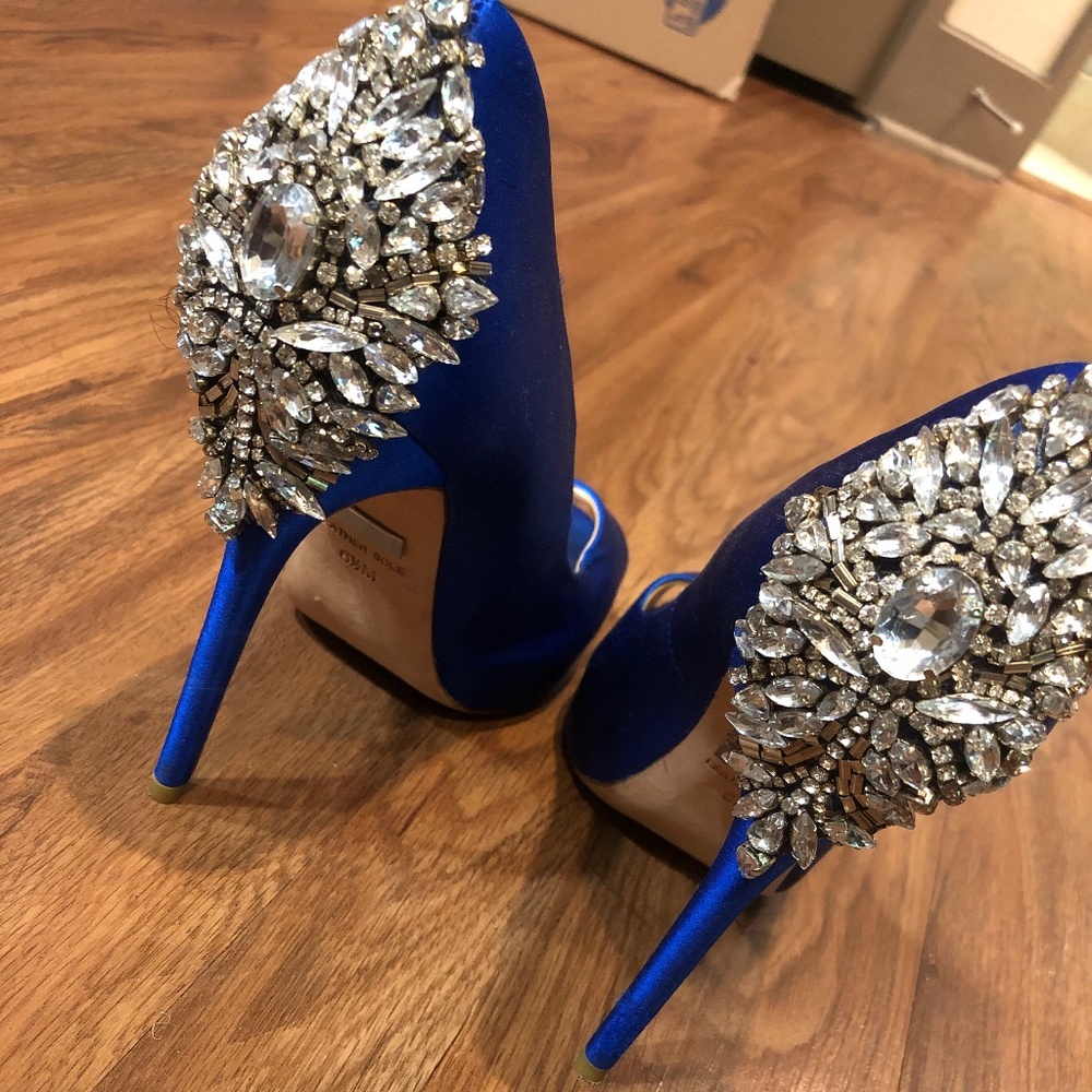 Badgley Mischka Crystal Embellished heels